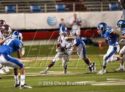 Thumbnail 3 in Bryant vs. Benton photogallery.