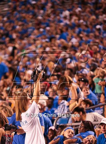 Thumbnail 2 in Bryant vs. Benton photogallery.