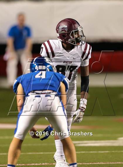 Thumbnail 2 in Bryant vs. Benton photogallery.