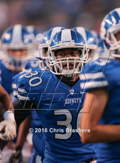 Thumbnail 2 in Bryant vs. Benton photogallery.