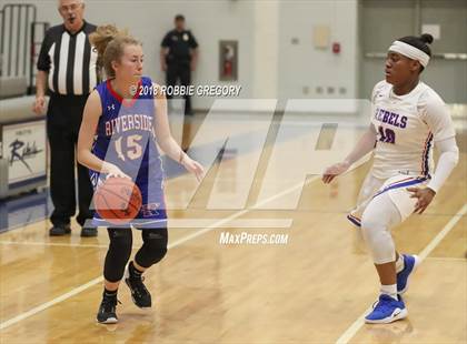 Thumbnail 3 in Riverside @ Byrnes photogallery.