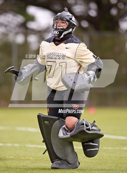 Thumbnail 3 in St. Ignatius vs. Archbishop Mitty photogallery.