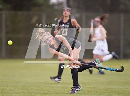 Thumbnail 3 in St. Ignatius vs. Archbishop Mitty photogallery.
