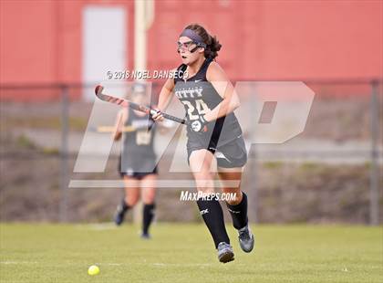 Thumbnail 1 in St. Ignatius vs. Archbishop Mitty photogallery.