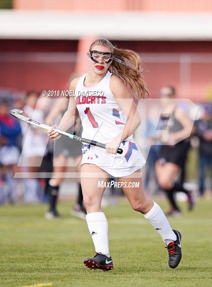 Thumbnail 3 in St. Ignatius vs. Archbishop Mitty photogallery.
