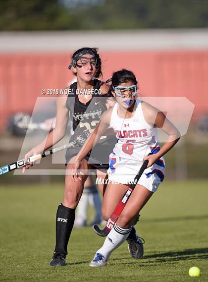 Thumbnail 3 in St. Ignatius vs. Archbishop Mitty photogallery.