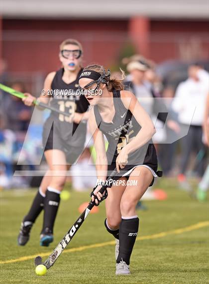 Thumbnail 2 in St. Ignatius vs. Archbishop Mitty photogallery.