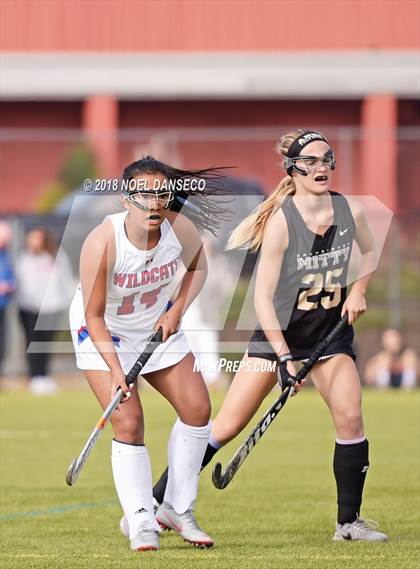 Thumbnail 1 in St. Ignatius vs. Archbishop Mitty photogallery.