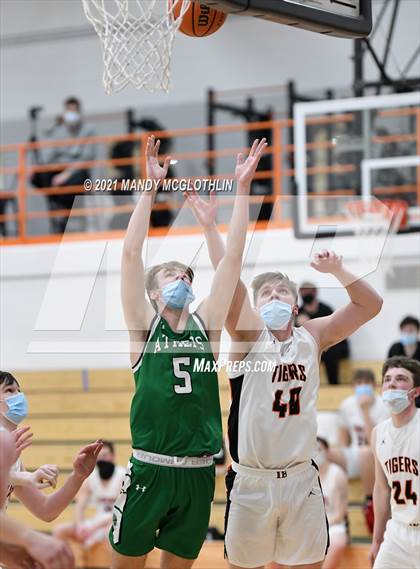 Thumbnail 3 in Athens @ Illini Bluffs photogallery.