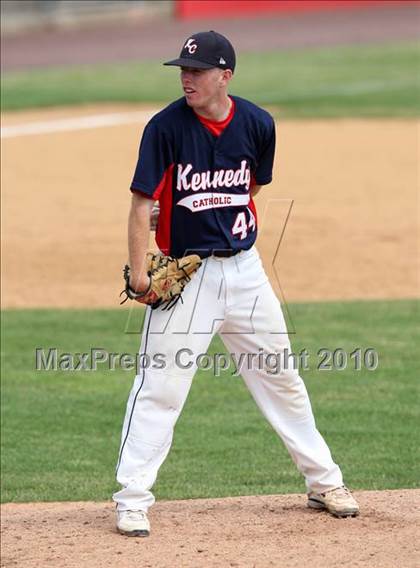 Thumbnail 1 in Kennedy Catholic vs. Saratoga Central Catholic (NYSPHSAA Class B Semifinal) photogallery.
