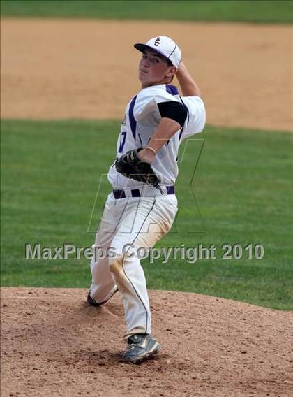 Thumbnail 3 in Kennedy Catholic vs. Saratoga Central Catholic (NYSPHSAA Class B Semifinal) photogallery.