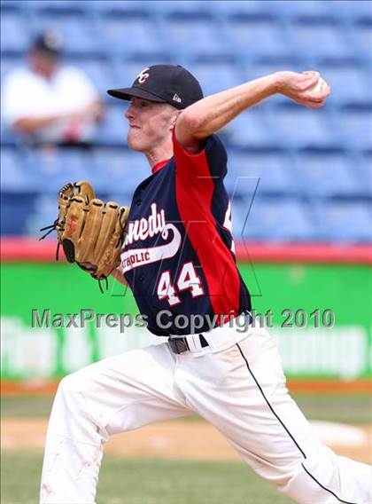 Thumbnail 3 in Kennedy Catholic vs. Saratoga Central Catholic (NYSPHSAA Class B Semifinal) photogallery.