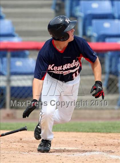 Thumbnail 2 in Kennedy Catholic vs. Saratoga Central Catholic (NYSPHSAA Class B Semifinal) photogallery.