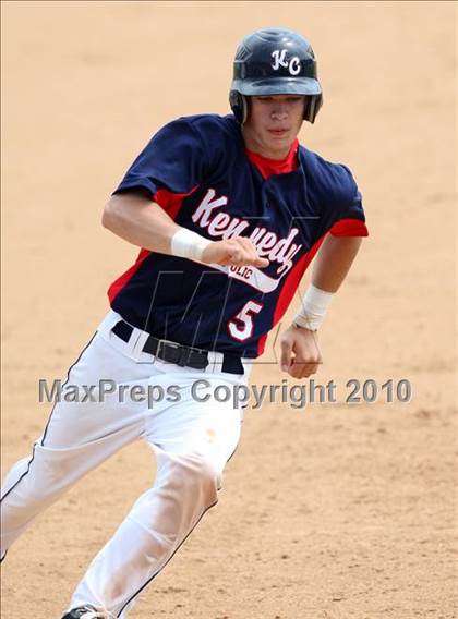 Thumbnail 1 in Kennedy Catholic vs. Saratoga Central Catholic (NYSPHSAA Class B Semifinal) photogallery.