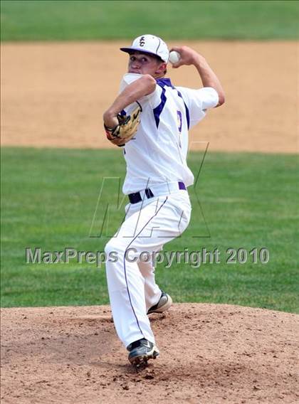 Thumbnail 3 in Kennedy Catholic vs. Saratoga Central Catholic (NYSPHSAA Class B Semifinal) photogallery.