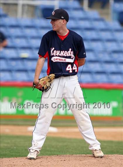 Thumbnail 3 in Kennedy Catholic vs. Saratoga Central Catholic (NYSPHSAA Class B Semifinal) photogallery.