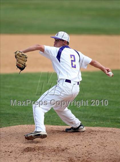 Thumbnail 1 in Kennedy Catholic vs. Saratoga Central Catholic (NYSPHSAA Class B Semifinal) photogallery.