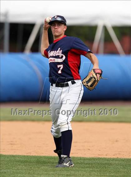 Thumbnail 1 in Kennedy Catholic vs. Saratoga Central Catholic (NYSPHSAA Class B Semifinal) photogallery.