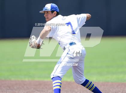 Thumbnail 2 in Corsicana vs. Midlothian Game 1 (UIL 5A Regional Final) photogallery.