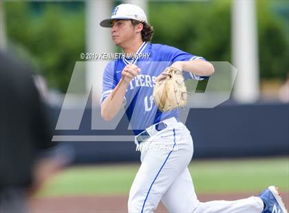 Thumbnail 2 in Corsicana vs. Midlothian Game 1 (UIL 5A Regional Final) photogallery.