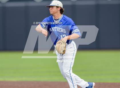 Thumbnail 2 in Corsicana vs. Midlothian Game 1 (UIL 5A Regional Final) photogallery.