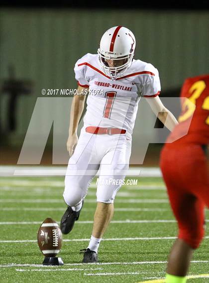 Thumbnail 3 in Harvard-Westlake vs. Dominguez photogallery.