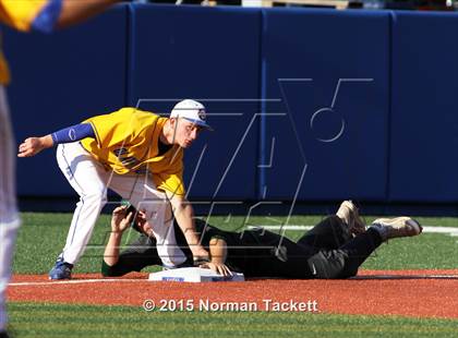 Thumbnail 3 in Derby vs. South (KSHSAA 6A Playoff) photogallery.