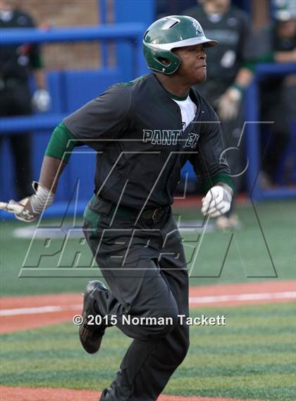 Thumbnail 3 in Derby vs. South (KSHSAA 6A Playoff) photogallery.