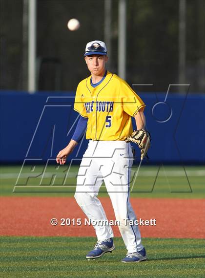 Thumbnail 3 in Derby vs. South (KSHSAA 6A Playoff) photogallery.
