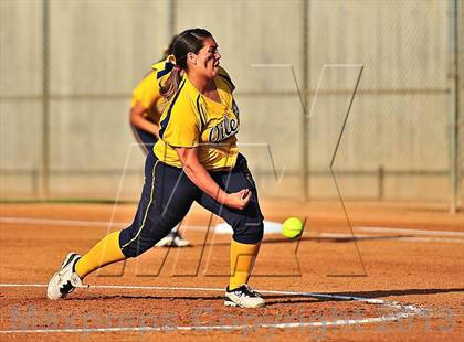 Thumbnail 1 in Montebello vs. Aquinas (CIF SS D5 Final) photogallery.