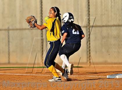 Thumbnail 3 in Montebello vs. Aquinas (CIF SS D5 Final) photogallery.