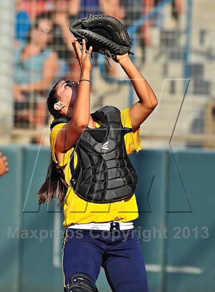 Thumbnail 2 in Montebello vs. Aquinas (CIF SS D5 Final) photogallery.
