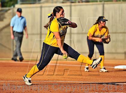 Thumbnail 1 in Montebello vs. Aquinas (CIF SS D5 Final) photogallery.