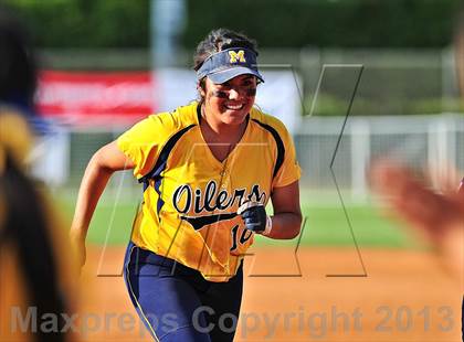 Thumbnail 3 in Montebello vs. Aquinas (CIF SS D5 Final) photogallery.
