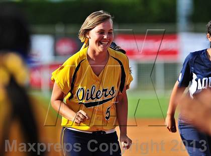 Thumbnail 1 in Montebello vs. Aquinas (CIF SS D5 Final) photogallery.