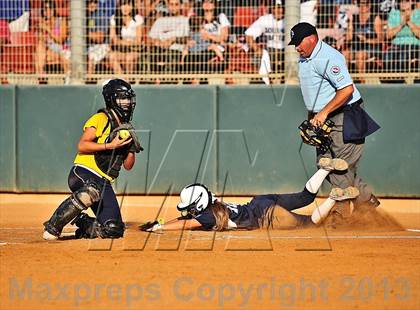 Thumbnail 1 in Montebello vs. Aquinas (CIF SS D5 Final) photogallery.