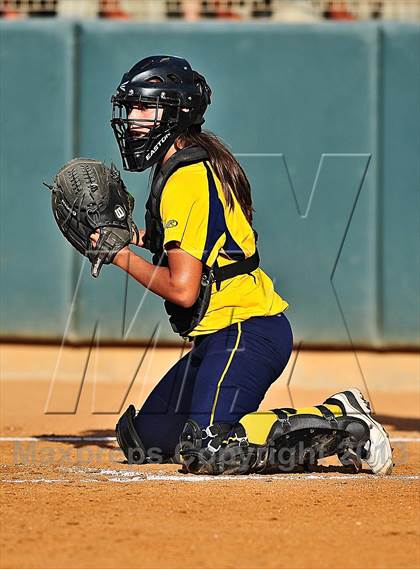 Thumbnail 3 in Montebello vs. Aquinas (CIF SS D5 Final) photogallery.