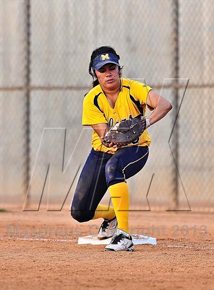Thumbnail 1 in Montebello vs. Aquinas (CIF SS D5 Final) photogallery.