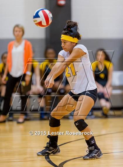 Thumbnail 3 in Brennan vs Clark Freshman photogallery.