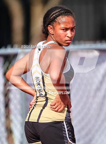 Thumbnail 1 in Northland Christian Relays (4x400M Mixed) photogallery.