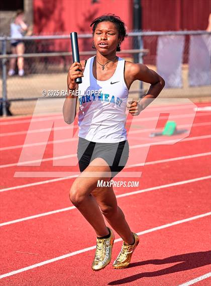Thumbnail 1 in Northland Christian Relays (4x400M Mixed) photogallery.