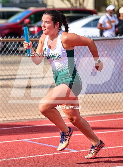 Thumbnail 3 in Northland Christian Relays (4x400M Mixed) photogallery.