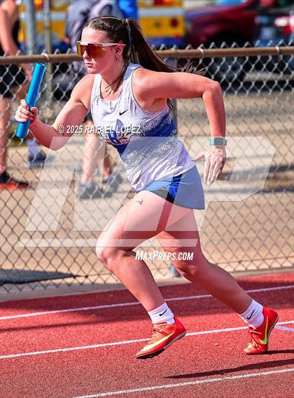 Thumbnail 1 in Northland Christian Relays (4x400M Mixed) photogallery.