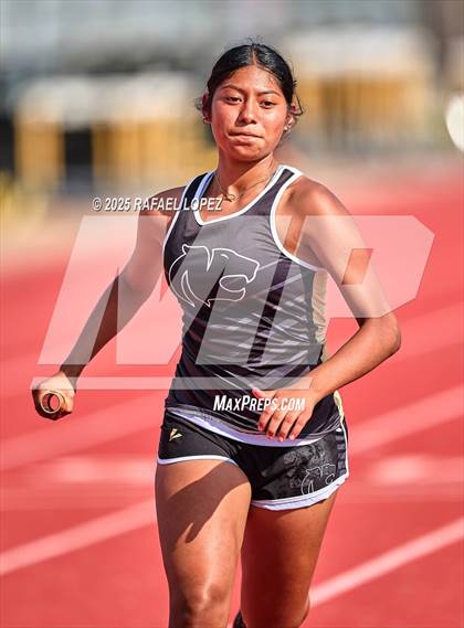 Thumbnail 2 in Northland Christian Relays (4x400M Mixed) photogallery.