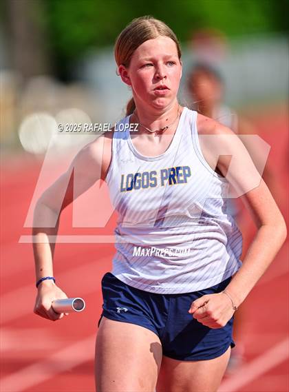 Thumbnail 1 in Northland Christian Relays (4x400M Mixed) photogallery.