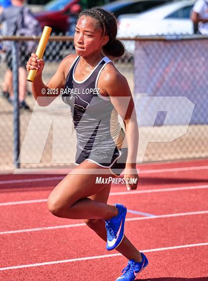Thumbnail 1 in Northland Christian Relays (4x400M Mixed) photogallery.