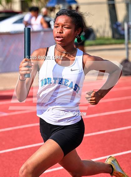 Thumbnail 3 in Northland Christian Relays (4x400M Mixed) photogallery.