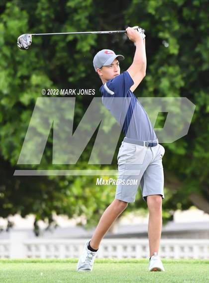 Thumbnail 3 in Northwest Christian Golf Meet photogallery.