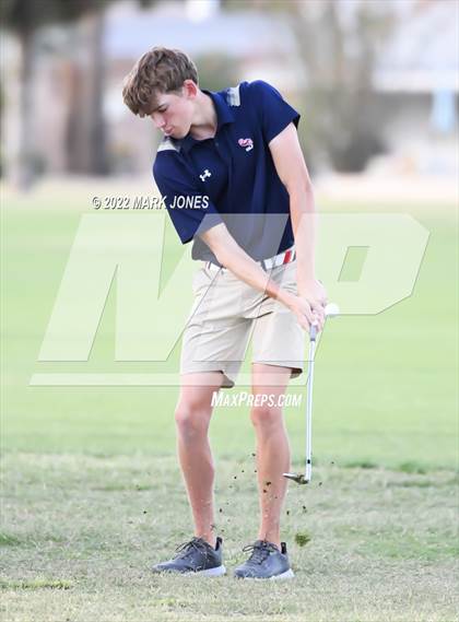 Thumbnail 3 in Northwest Christian Golf Meet photogallery.