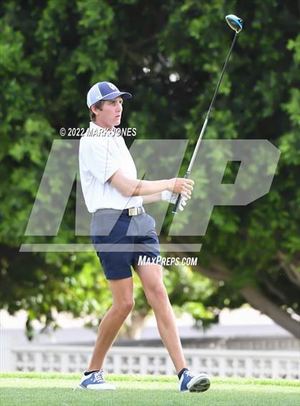 Thumbnail 3 in Northwest Christian Golf Meet photogallery.